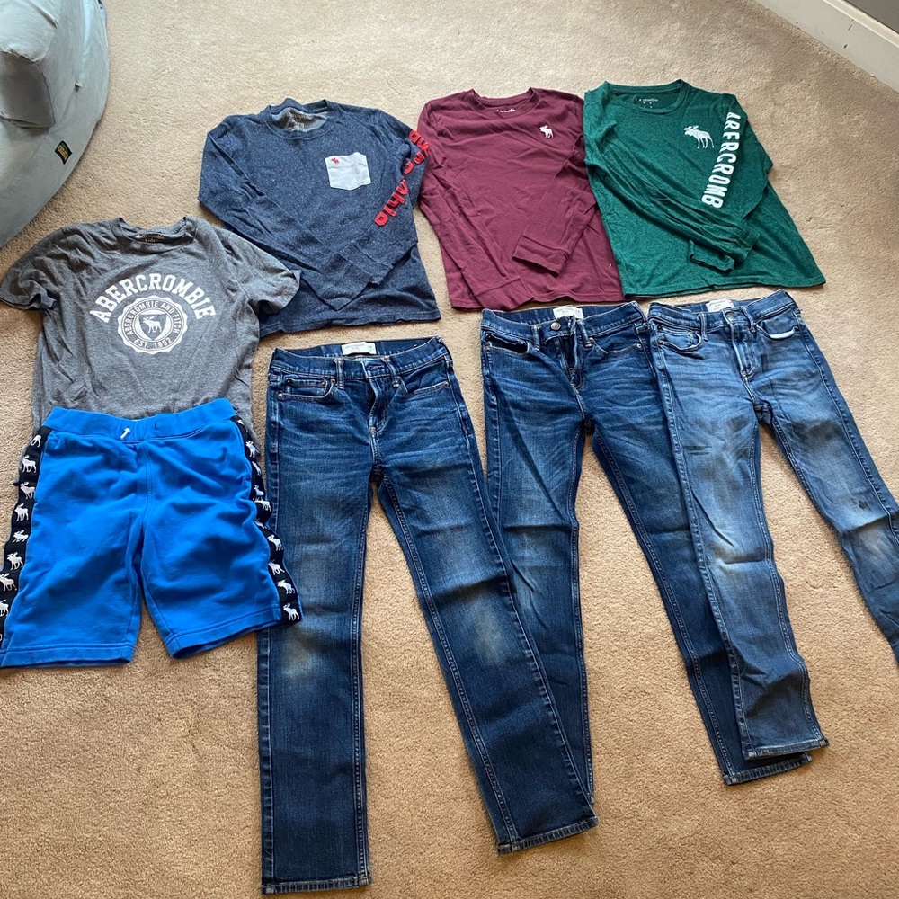 *SOLD* Boys Abercrombie bundle size 11/12 - Picture 1 of 3